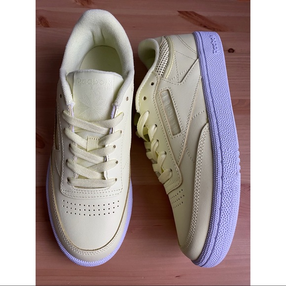 NWOT Reebok Club C 85 Women’s Sneakers Lemon Glow - Picture 2 of 10